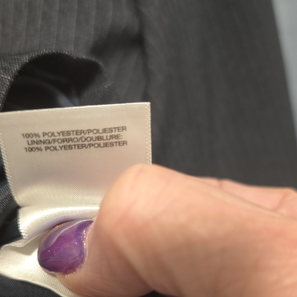 Le Suit Dark Gray Pinstripe Pantsuit Excellent Condition Size 22 W - Picture 3 of 16